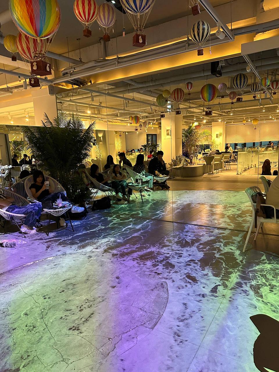 🌊《Gangnam First Coffee Lab｜室内海浪咖啡厅 ☕️》