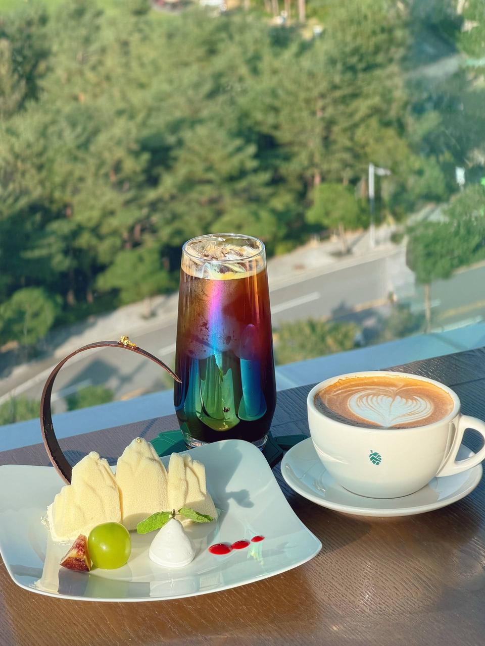 ☕️《藏在雪岳山脚下的绝美山景咖啡厅｜The Ambrosia》